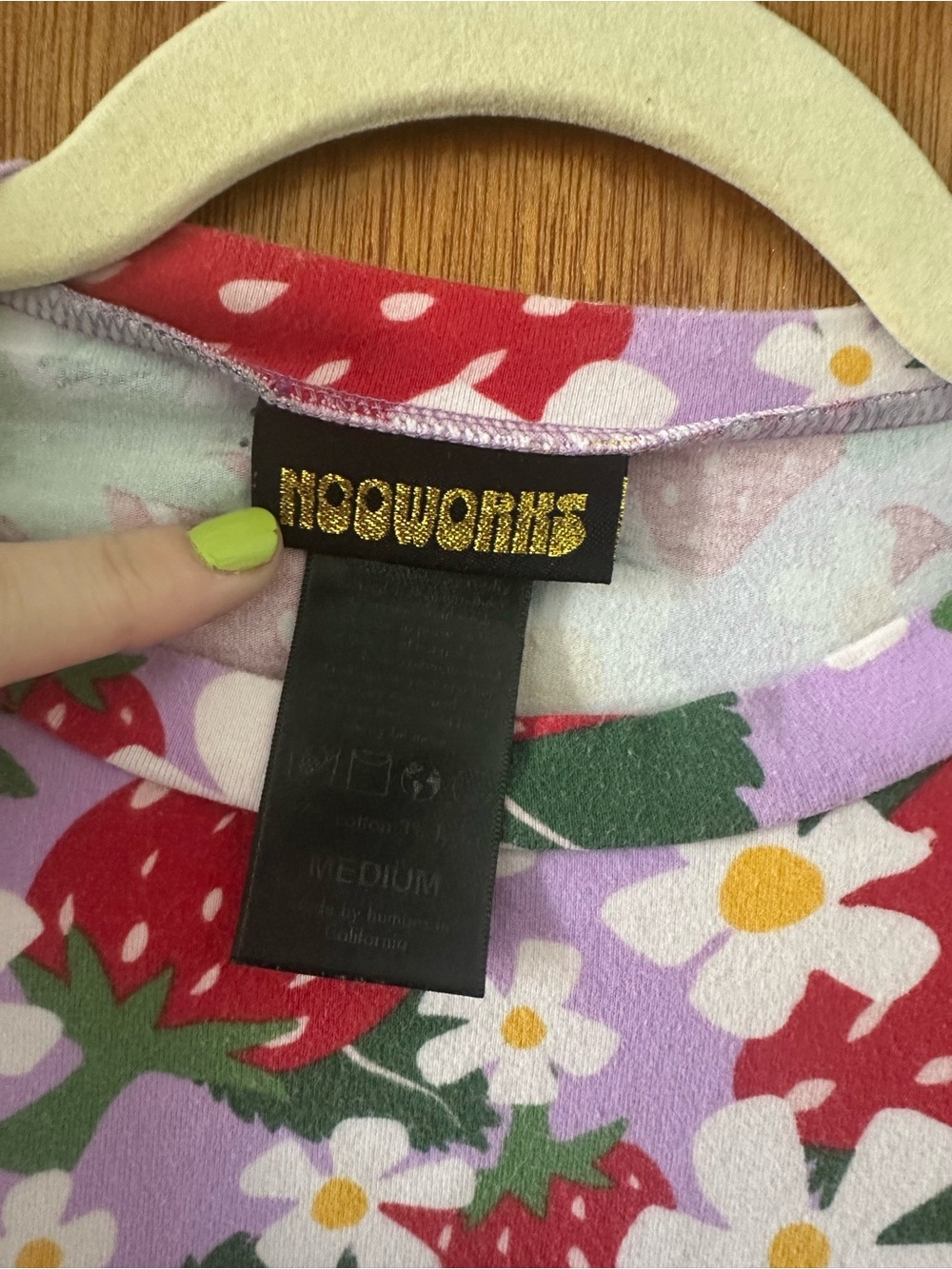 Nooworks Berry Purple Short Sleeve T-shirt Top Strawberry M - Picture 3 of 3
